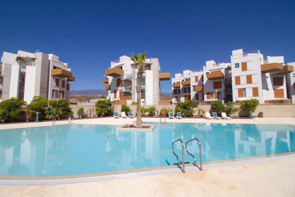 El Medano Beachfront Triplex Penthouse With Pool, Rooftop, Sea View Екстер'єр фото