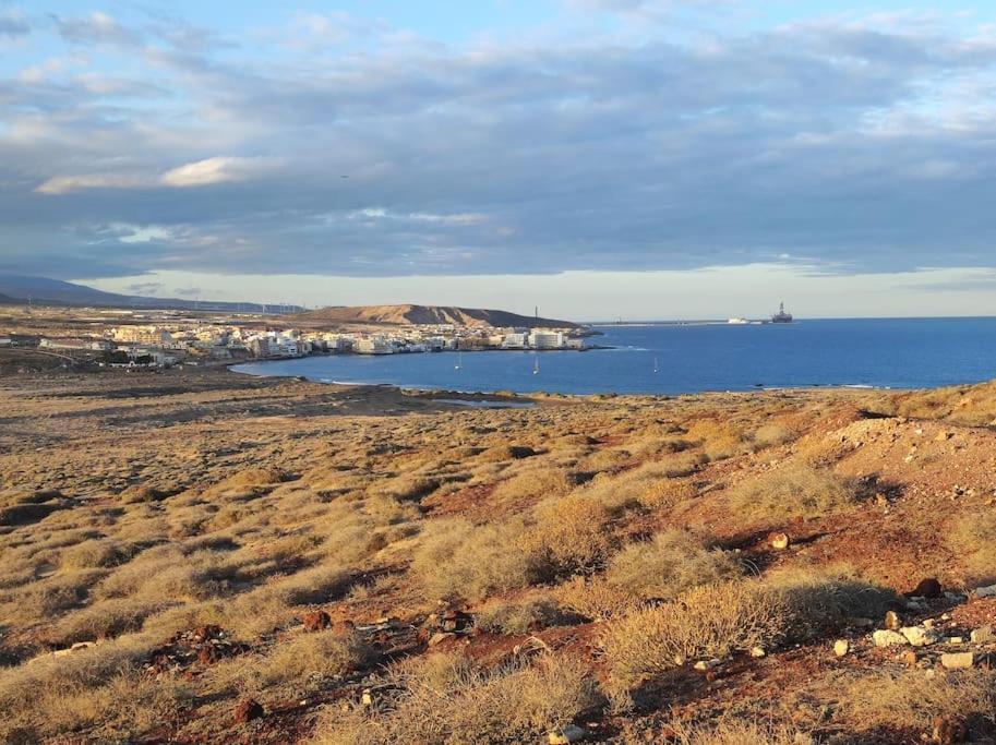 El Medano Beachfront Triplex Penthouse With Pool, Rooftop, Sea View Екстер'єр фото