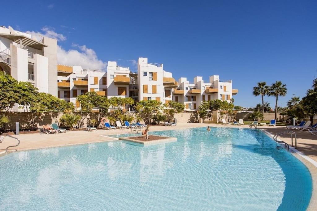 El Medano Beachfront Triplex Penthouse With Pool, Rooftop, Sea View Екстер'єр фото