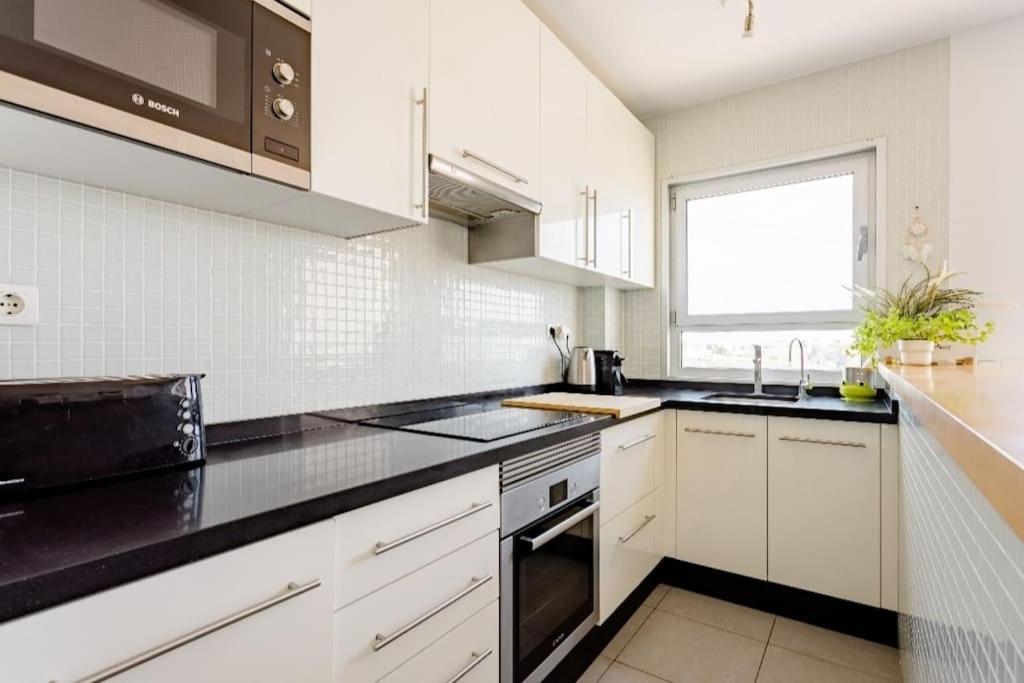 El Medano Beachfront Triplex Penthouse With Pool, Rooftop, Sea View Екстер'єр фото