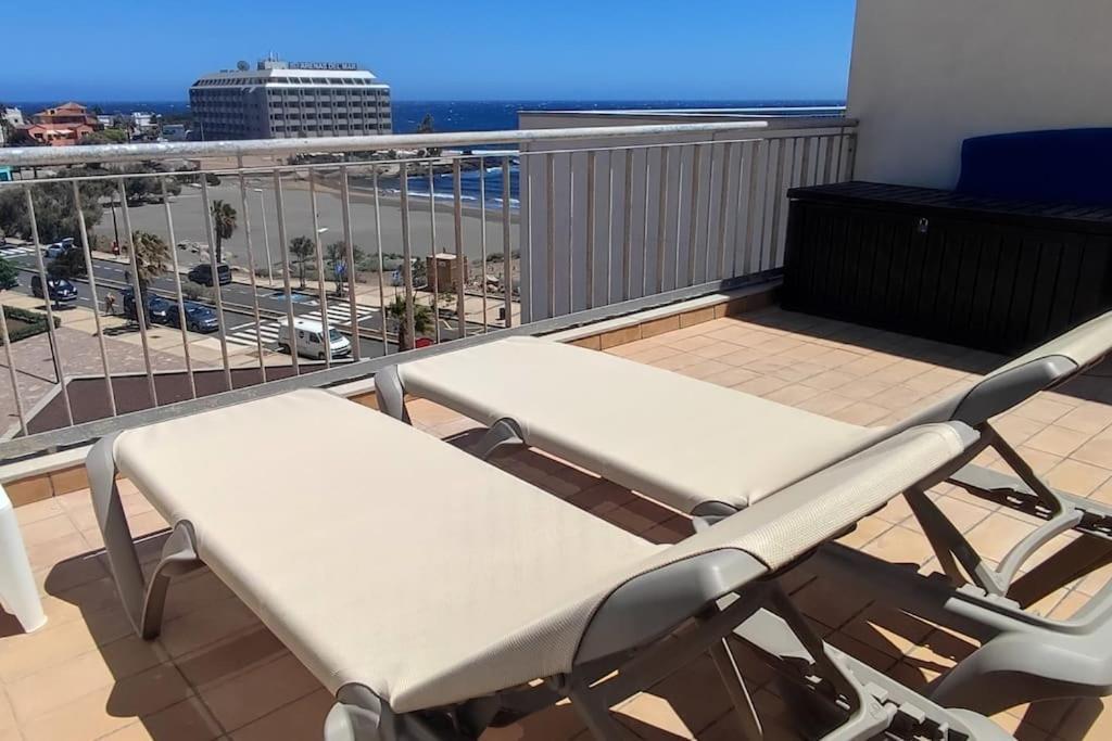 El Medano Beachfront Triplex Penthouse With Pool, Rooftop, Sea View Екстер'єр фото