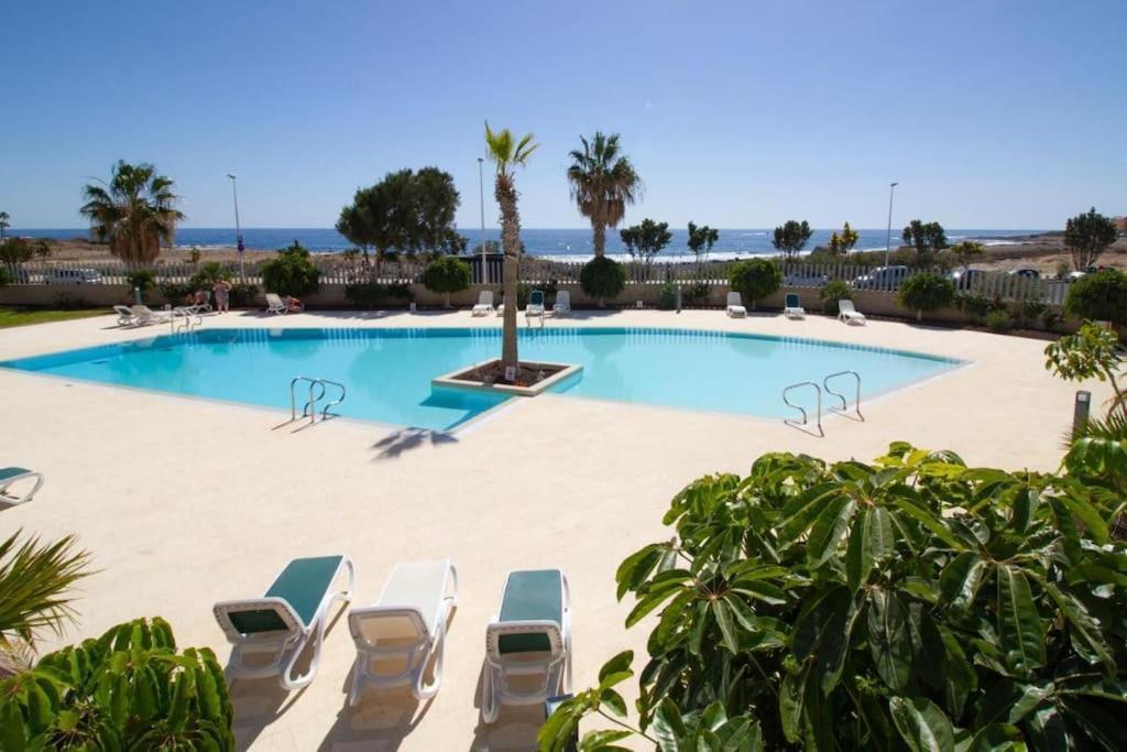 El Medano Beachfront Triplex Penthouse With Pool, Rooftop, Sea View Екстер'єр фото